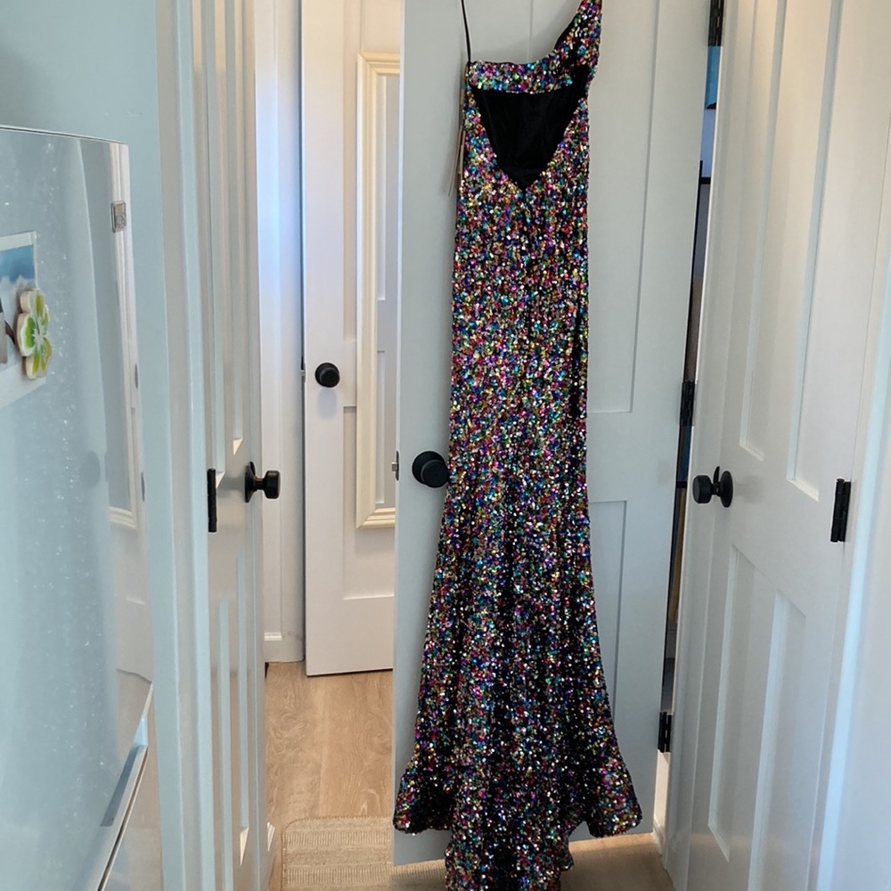 Black/multi color sequinned Prom gown.      Amelia Couture. Size 6 - Picture 6 of 7